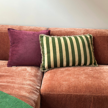 Kotabo decorative cushion in solid burgundy purple – 45 x 45 cm – "Magical Mauve"