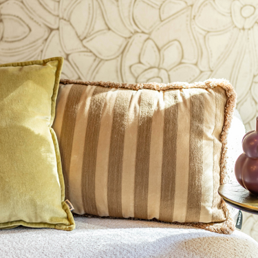 Kotabo decorative cushion with stripes and fringes – 40 x 60 cm – Bold Beige