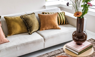 Hoe richt je een smalle woonkamer in? 7 tips!