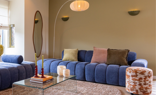 Binnenkijken bij een kleurrijk en warm interieur in Woerden