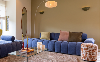 Binnenkijken bij een kleurrijk en warm interieur in Woerden