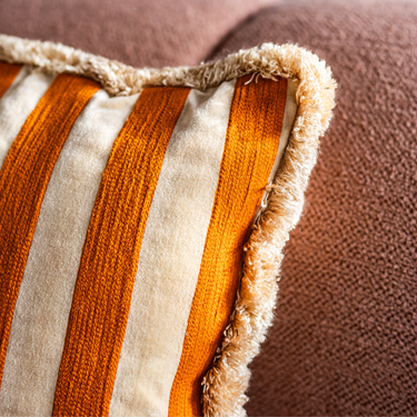 Kotabo decorative cushion with stripes and fringes – 40 x 60 cm – Oatmeal orange