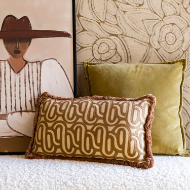 Kotabo decorative cushion with swirl print and fringes – 30 x 50 cm – Bold Beige